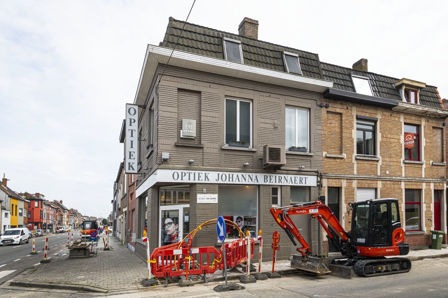 Etalage van optiek Beirnaert in Mariakerke