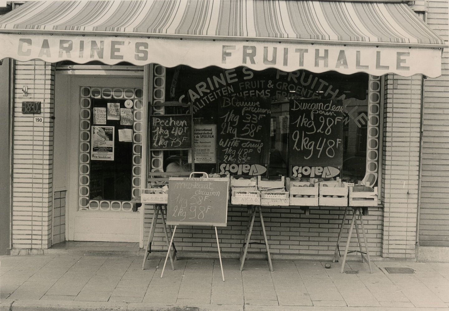 Etalage van fruit & groentewinkel Carine's Fruithalle in Gent