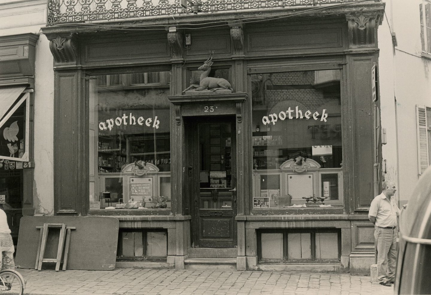 Etalage van apotheek De Boos in Gent