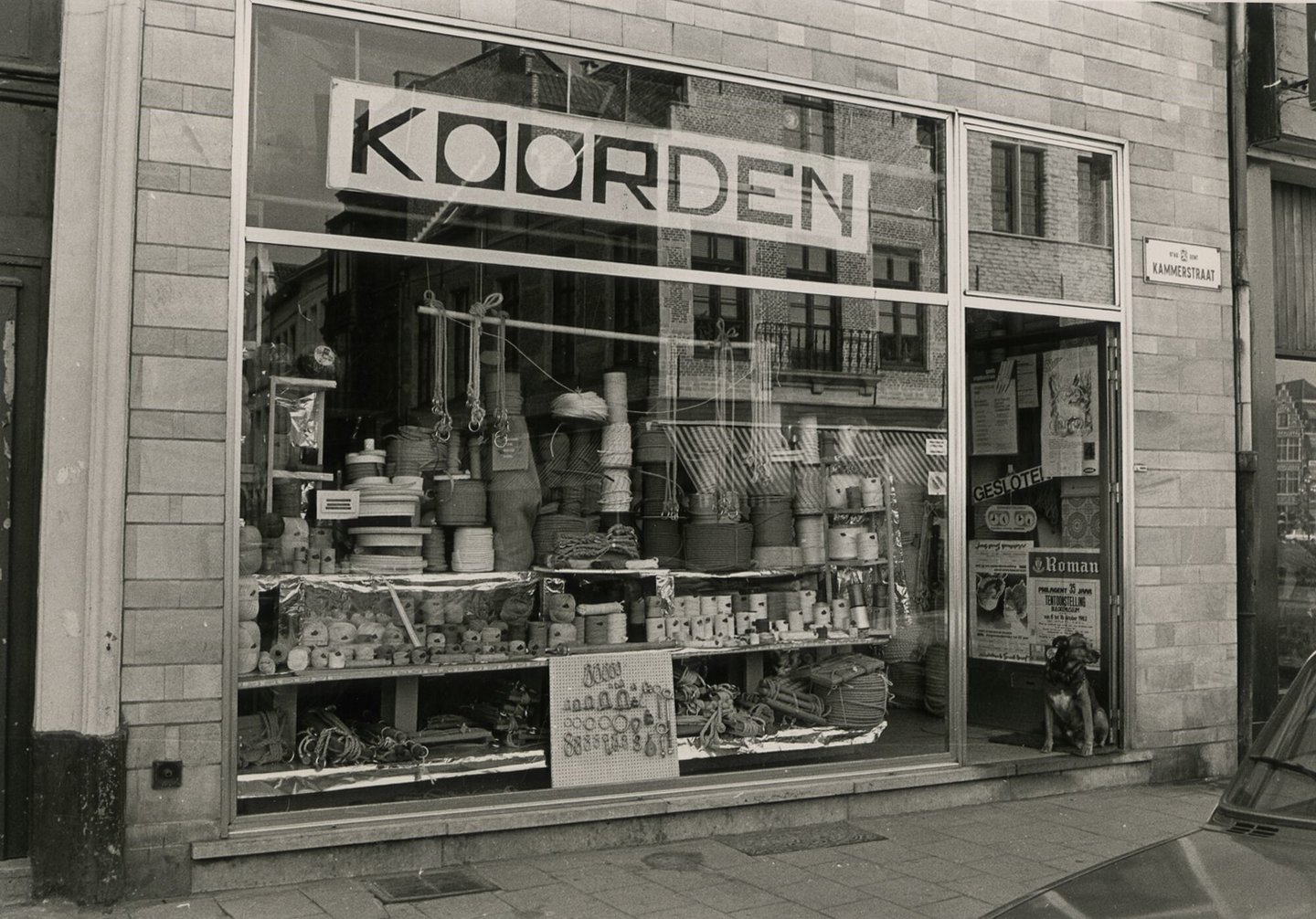 Etalage van een koordenwinkel in Gent