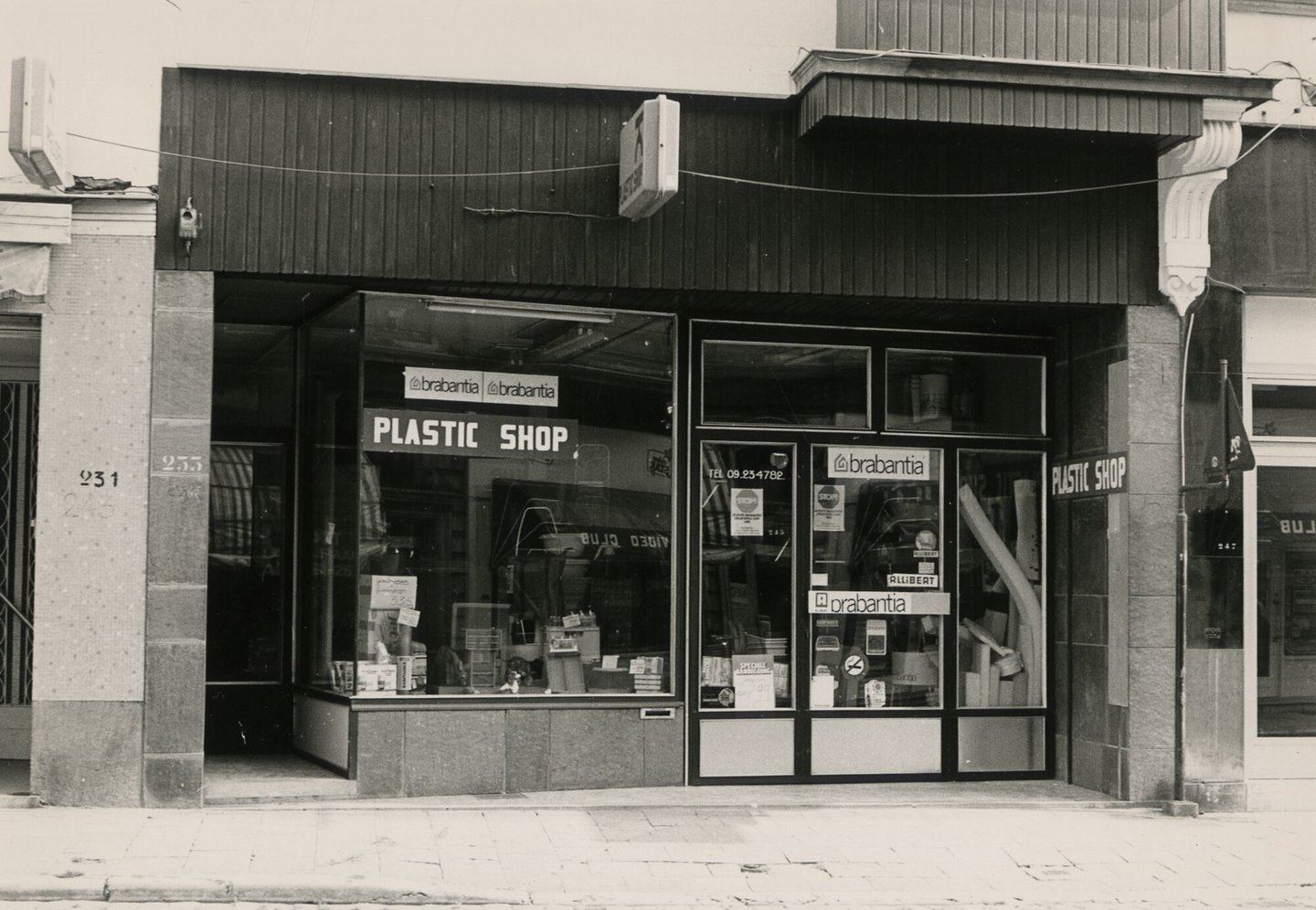 Etalage van een winkel van huishoudartikelen, Plastic Shop - Brabantia in Gent