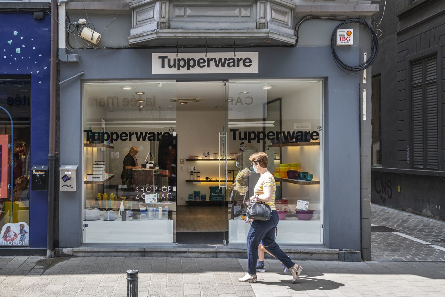 Etalage van een Tupperware filiaal in Gent