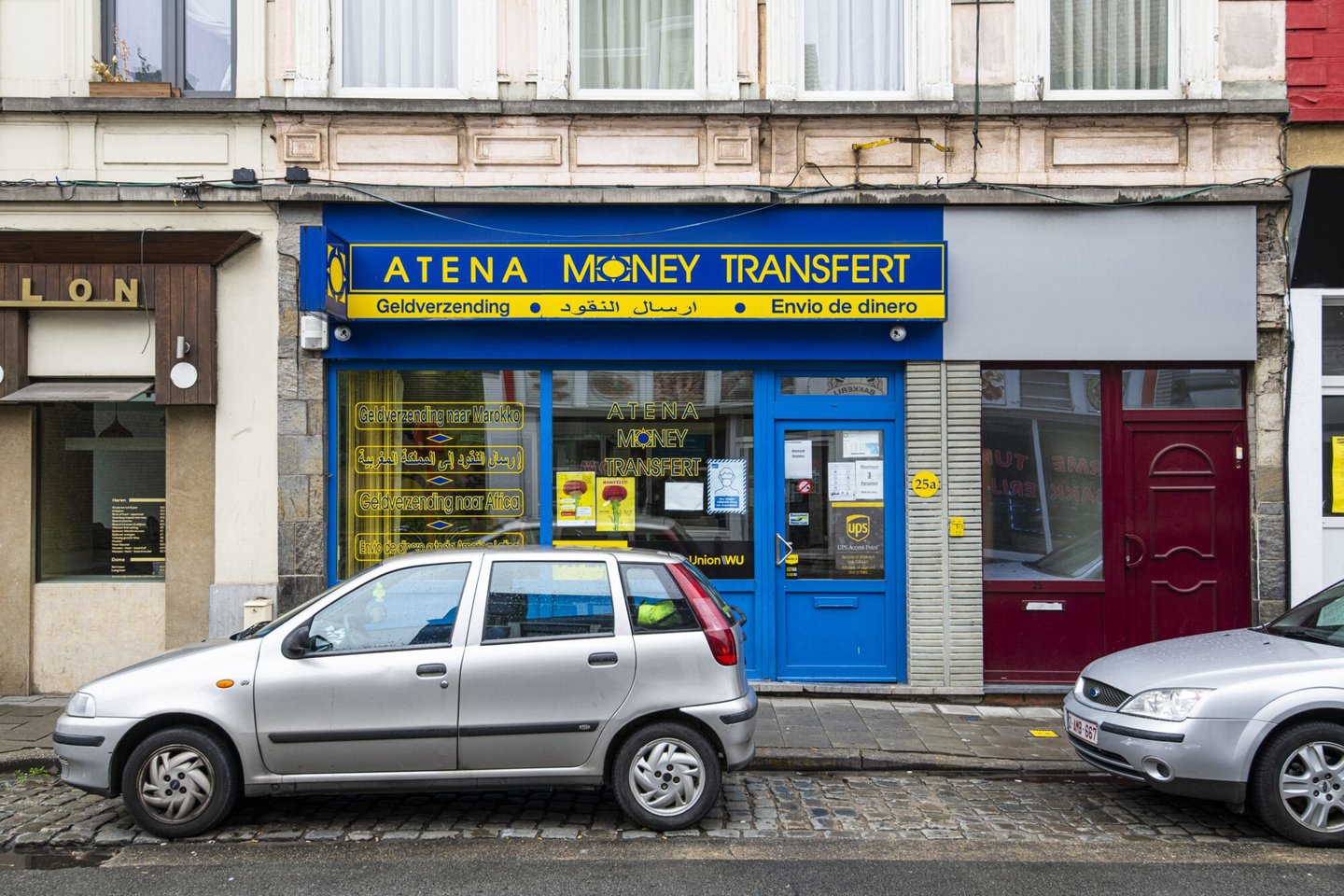 Etalage van Atena Money Transfer in Gent