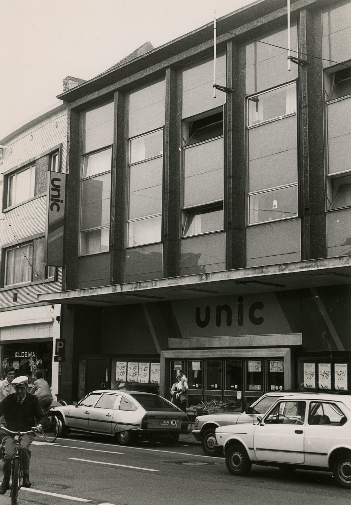 Etalage van een UNIC supermarkt in Gent