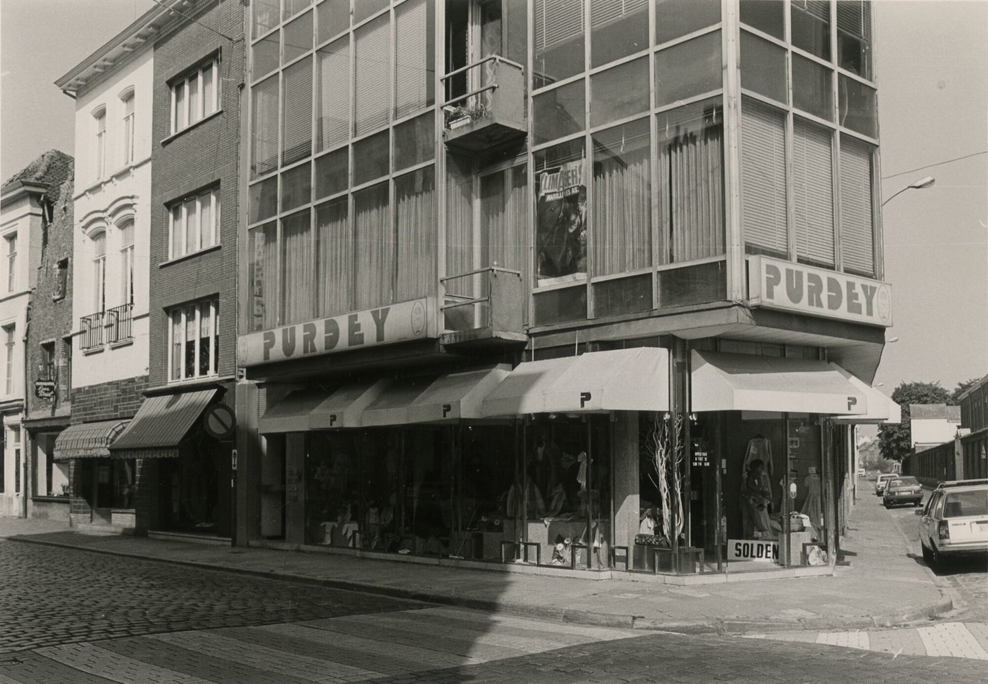 Etalage van kledingwinkel Purdey in Gent