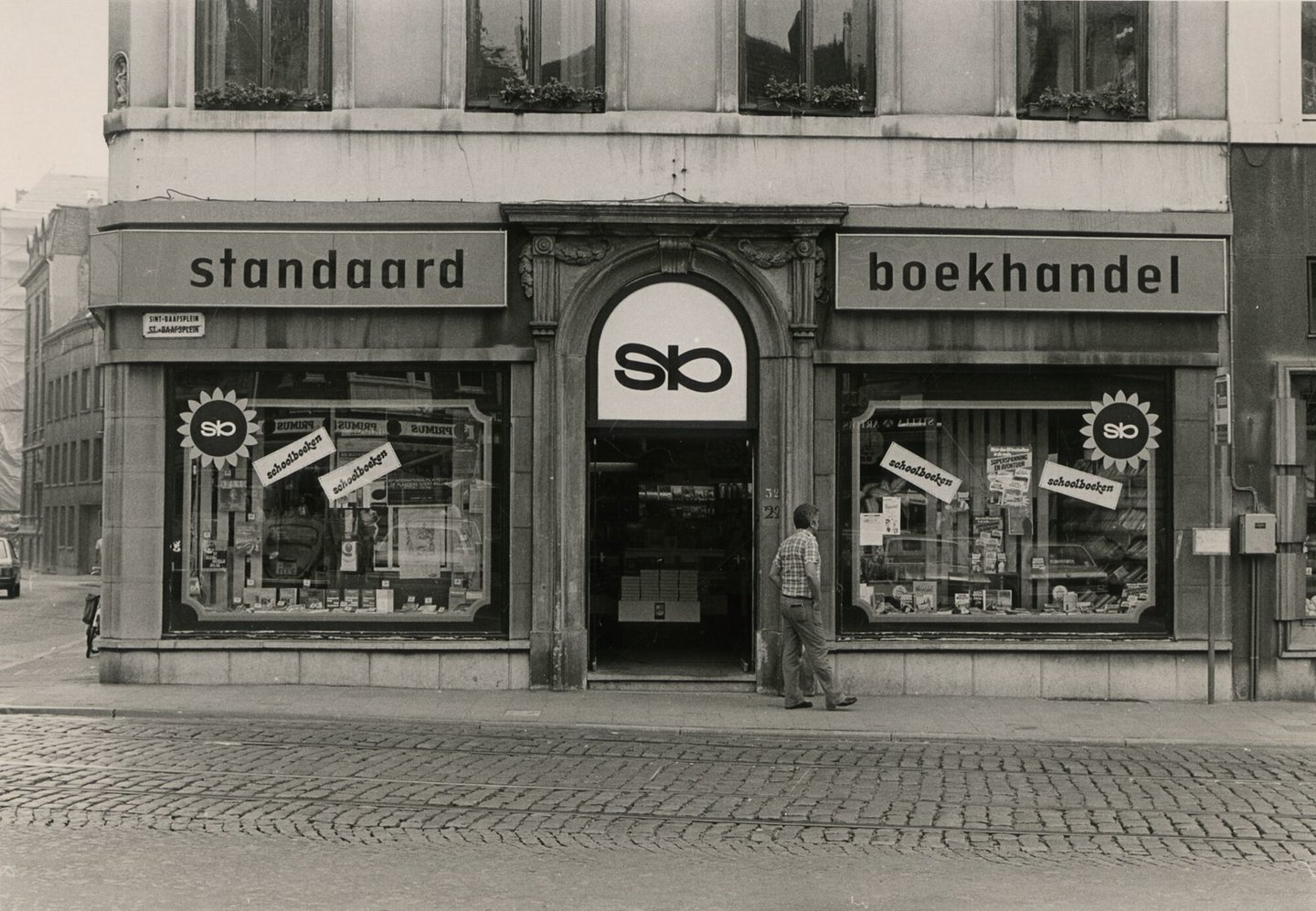 Etalage van Standaard Boekhandel in Gent