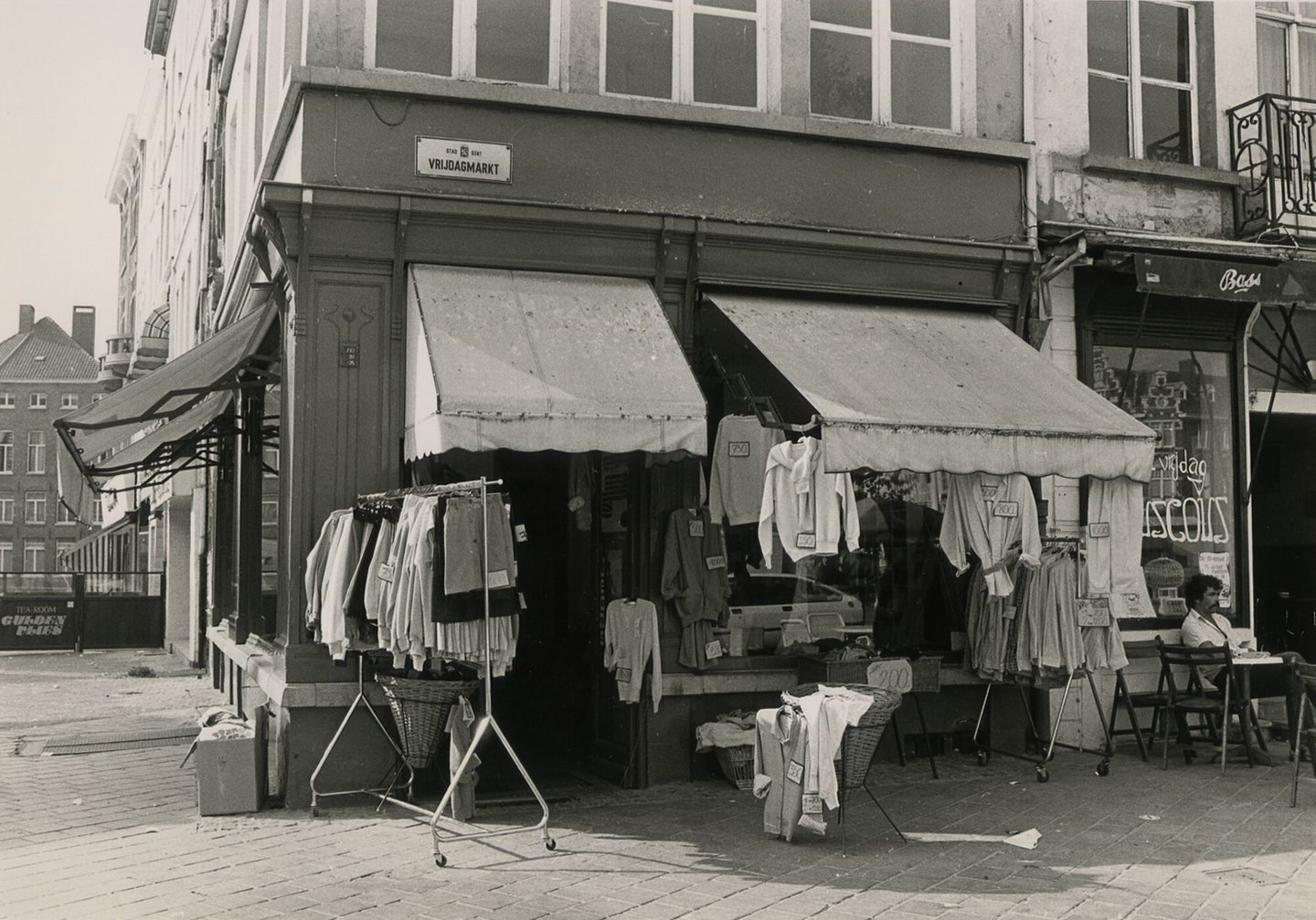 Etalage van een kledingwinkel in Gent