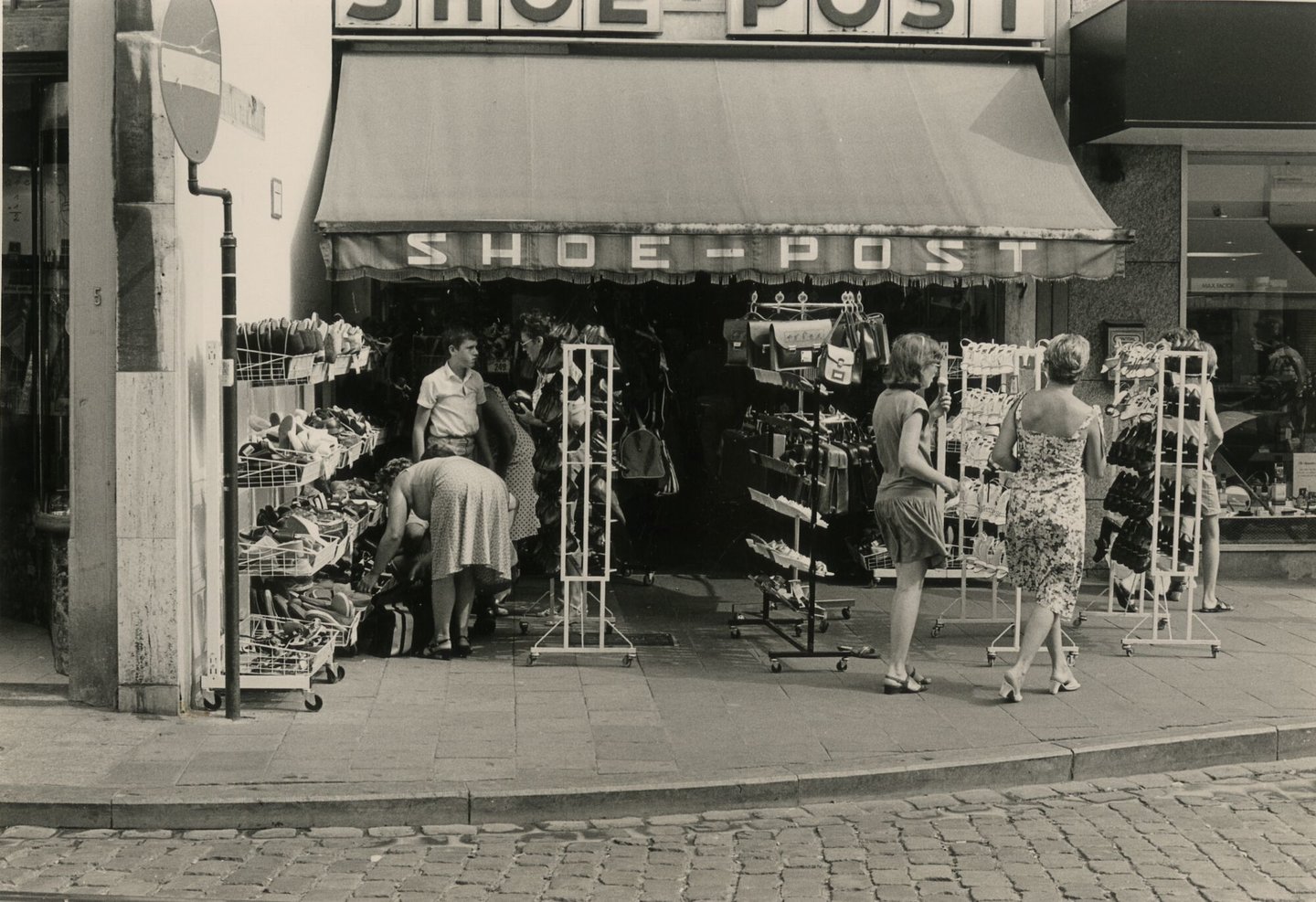 Etalage van schoenwinkel Shoe Post in Gent