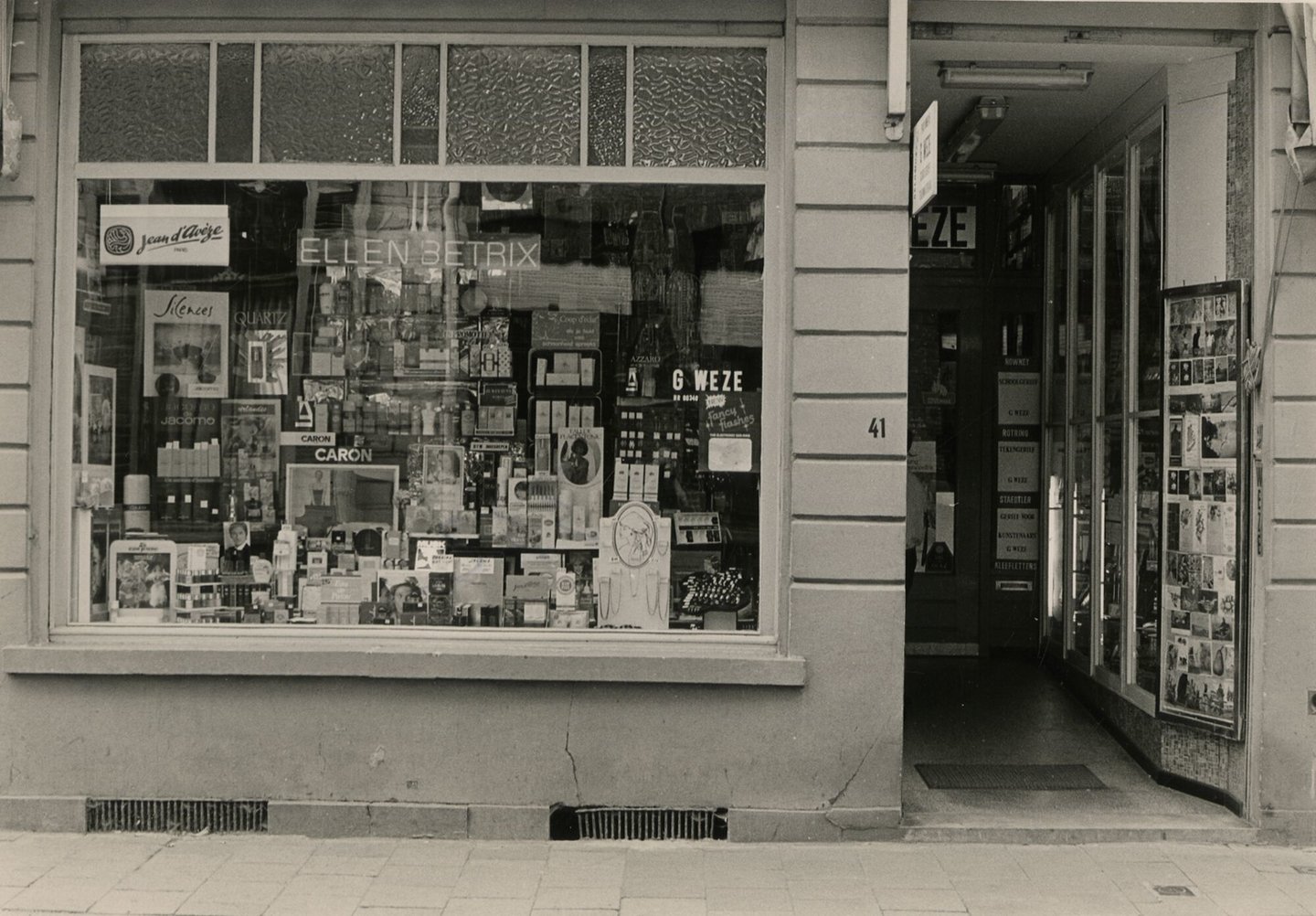 Etalage van parfumerie G. Weze in Gent