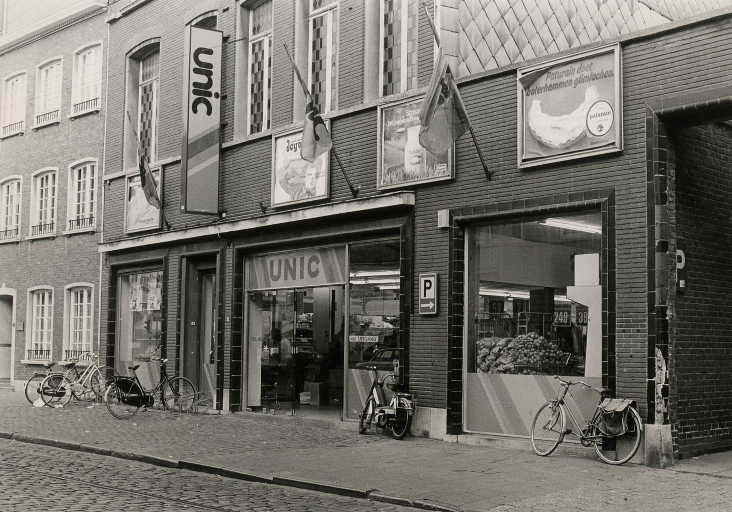 Etalage van een UNIC supermarkt in Gent