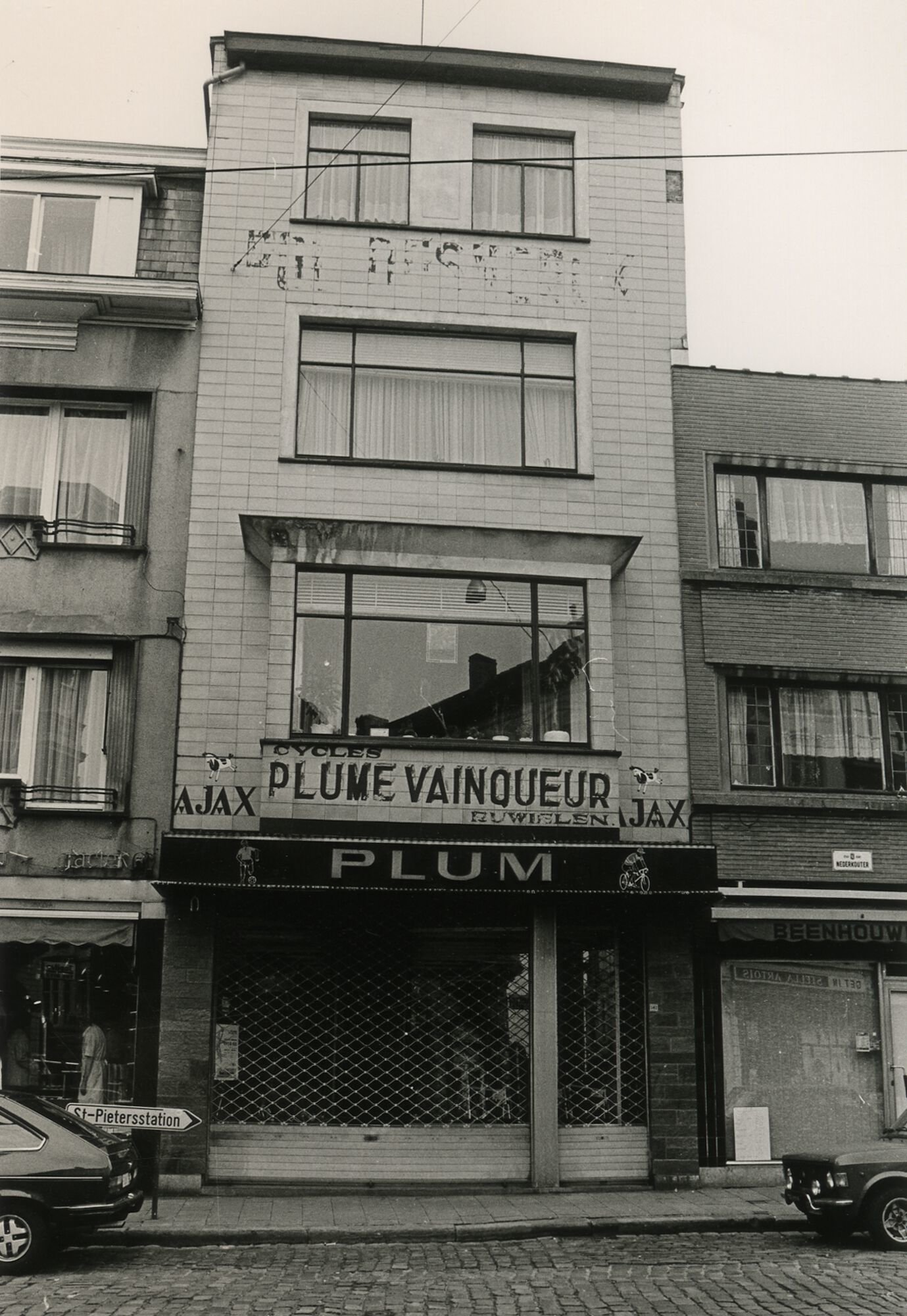 Gevel van fietshandel Plum Vainqueur in Gent