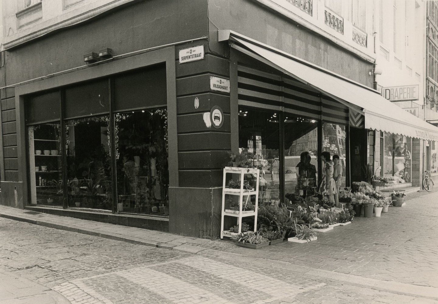 Etalage van een bloemenwinkel in Gent