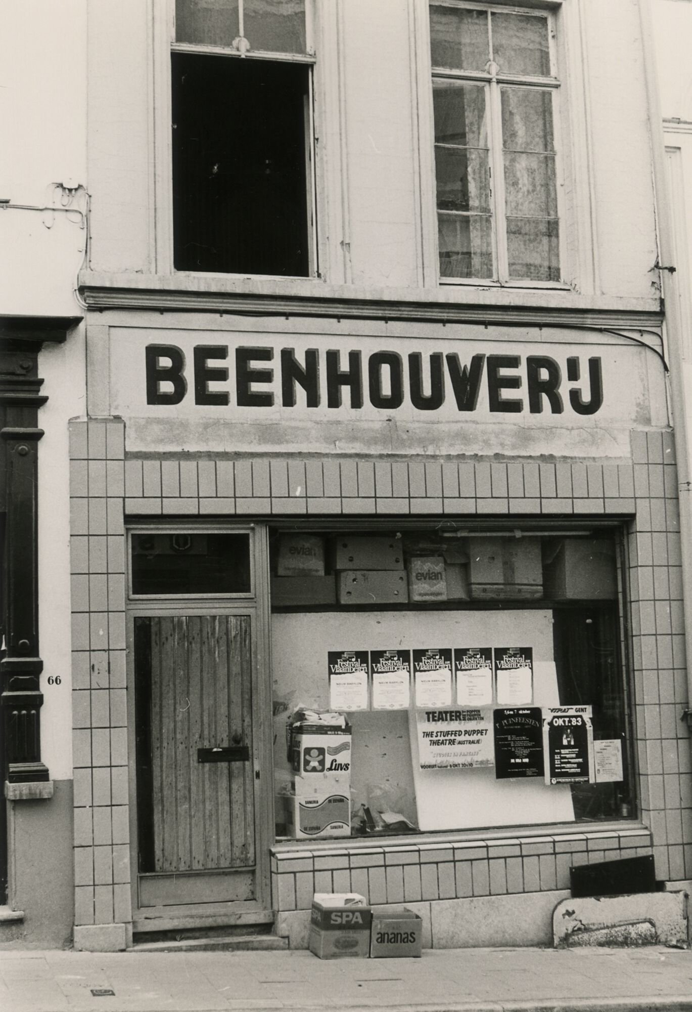 Gevel van een leegstaand winkelpand - beenhouwerij in Gent