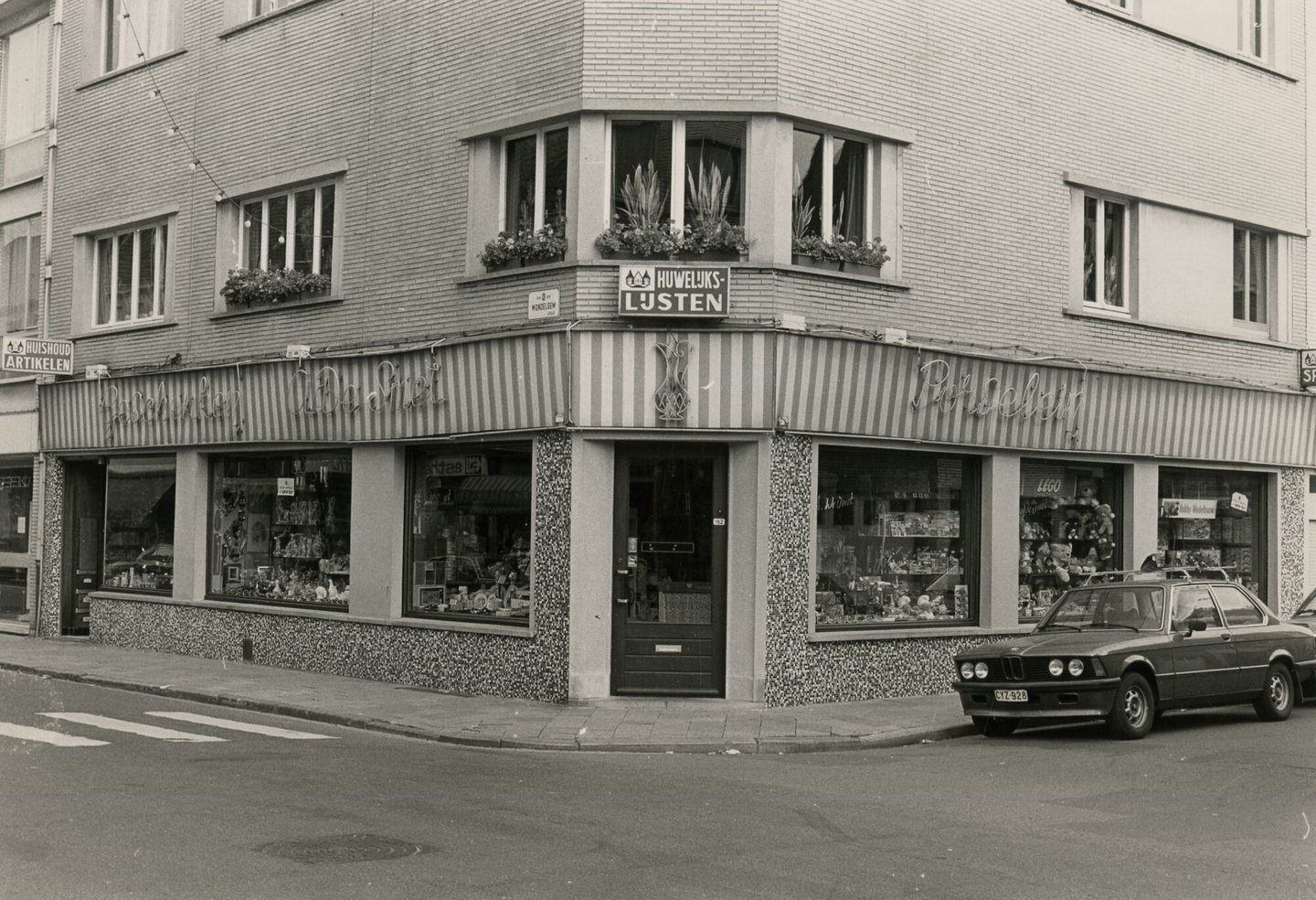 Etalage van woonwinkel De Smet in Gent