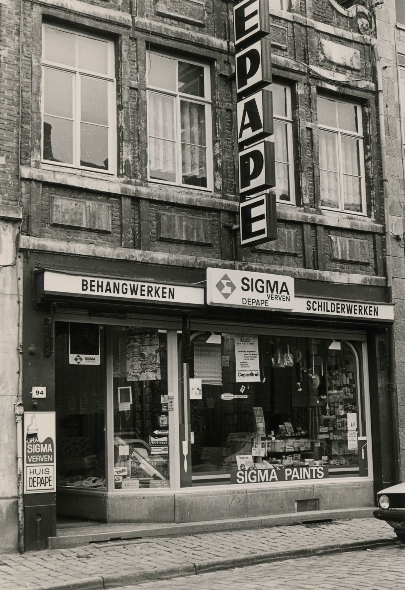 Etalage van De Paepe interieur en decoratie in Gent