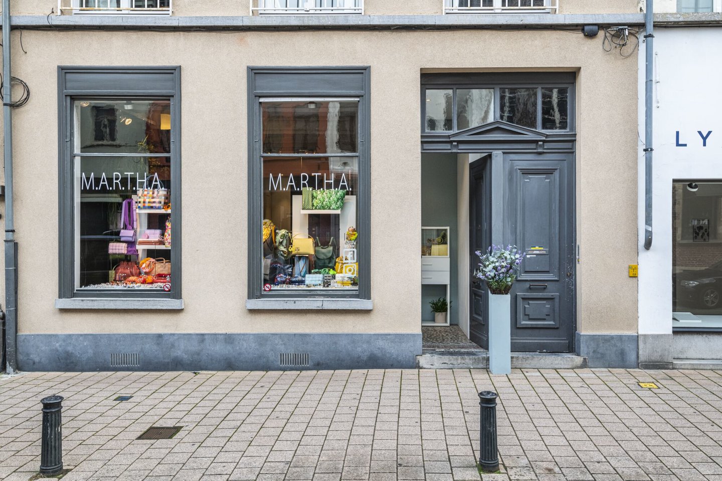 Etalage van kledingwinkel Martha in Gent