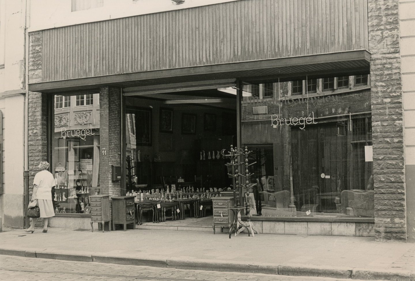 Etalage van brocantewinkel Bruegel in Gent