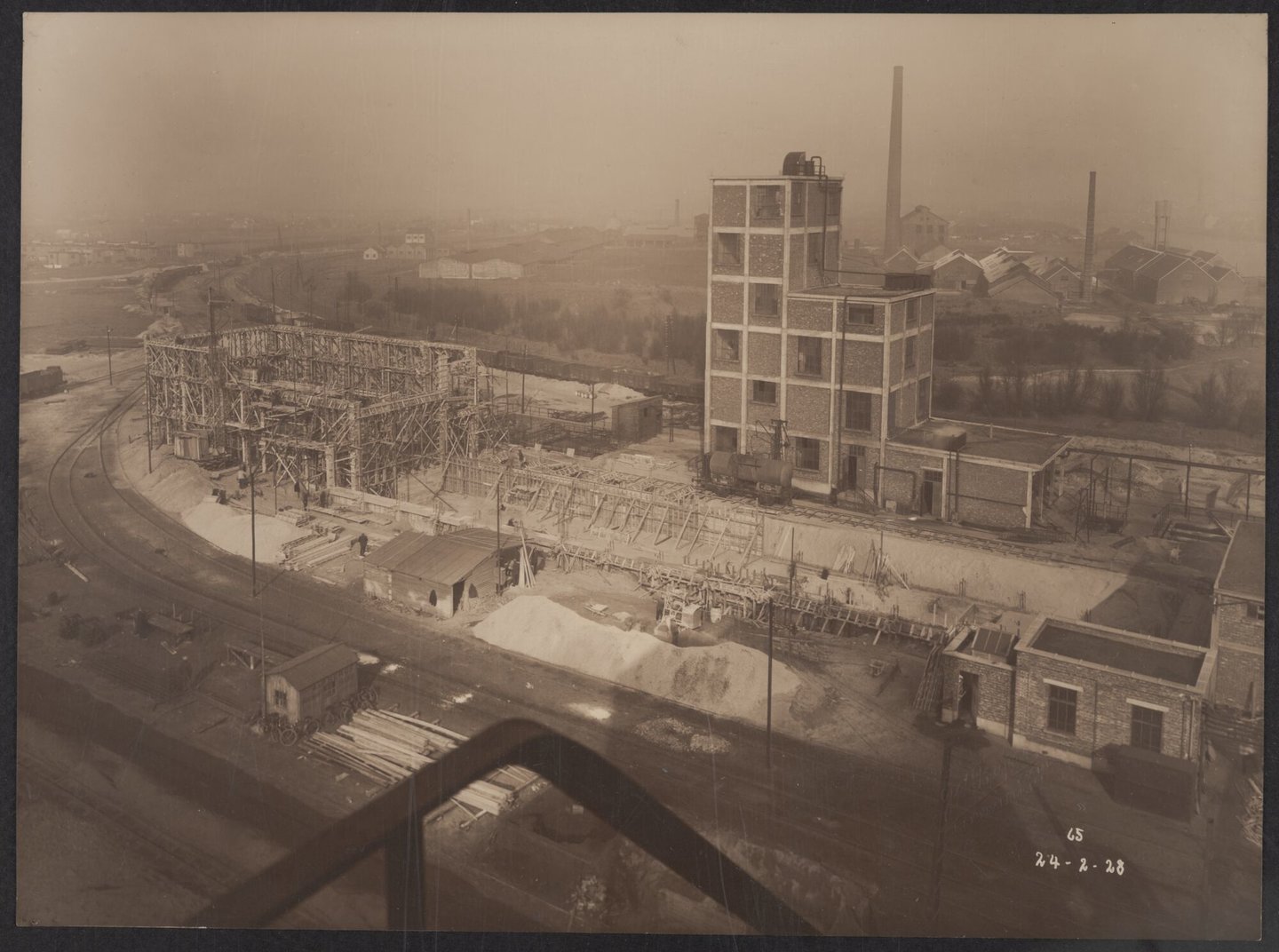 Bouw van zwavelzuurfabriek van cokesfabriek Kuhlmann in Zelzate