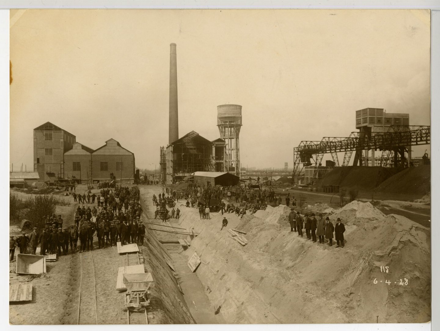 Bouw van generatorengebouw van ammoniakfabriek van cokesfabriek Kuhlmann in Zelzate