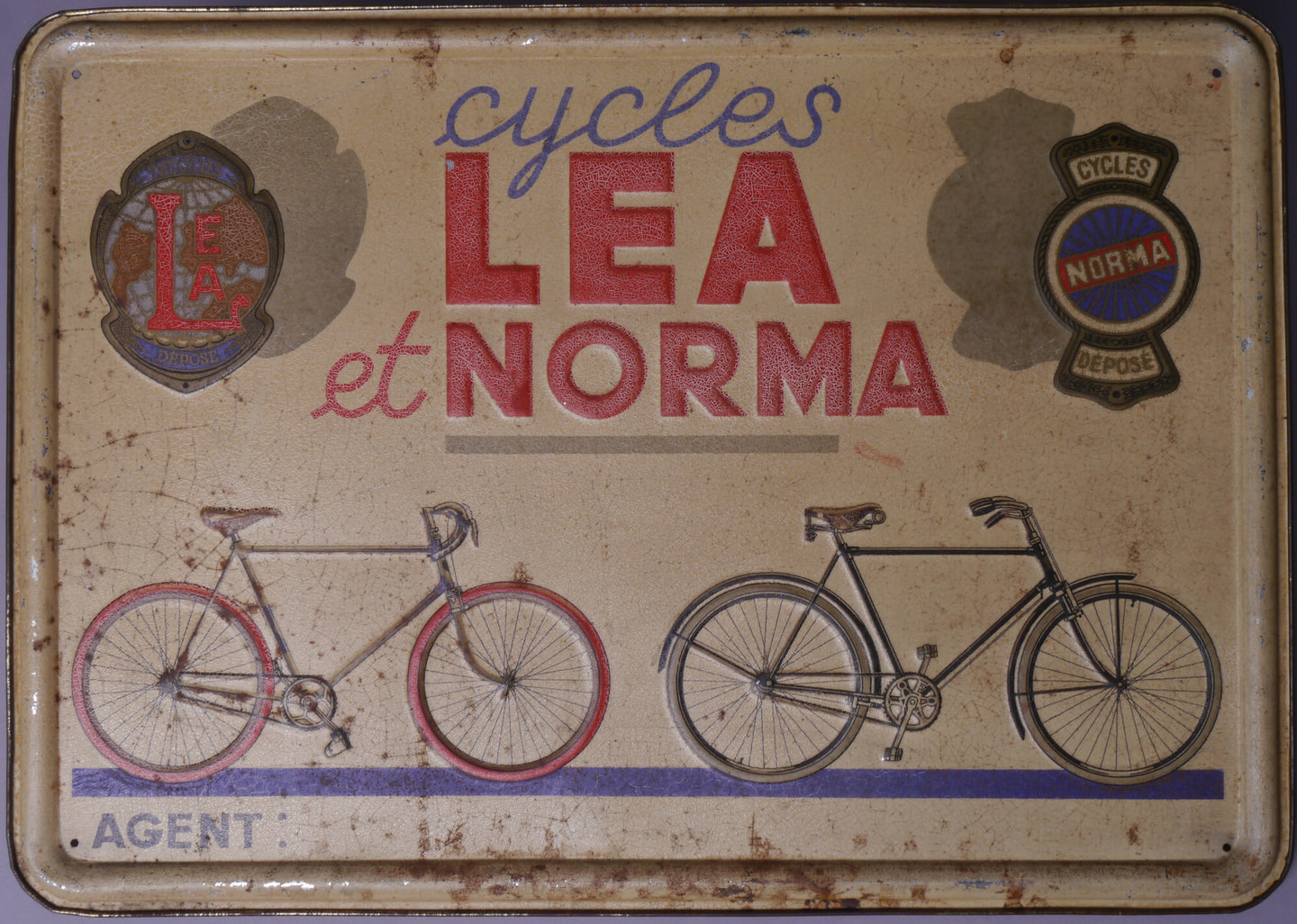 Reclamebord voor fietsen van de merken Lea en Norma