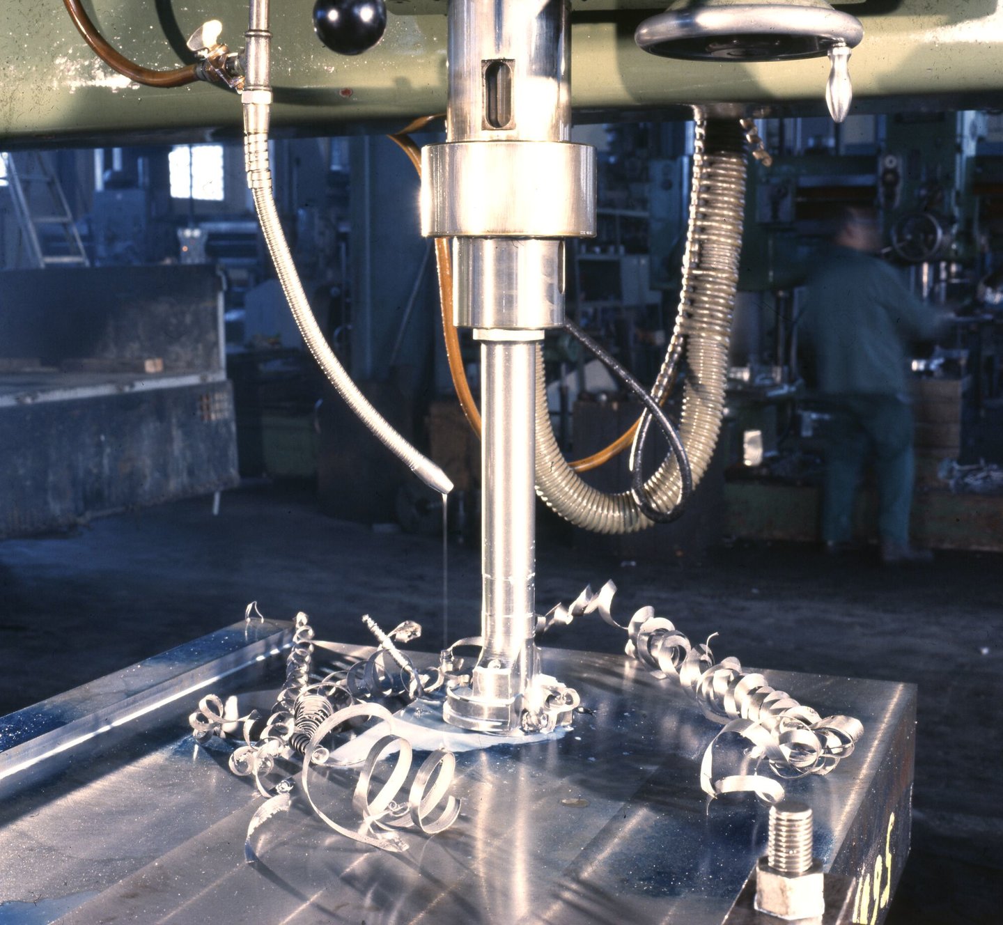 Detail radiaalboormachine in machinewerkplaats van Gentse Metaalwerken in Gent