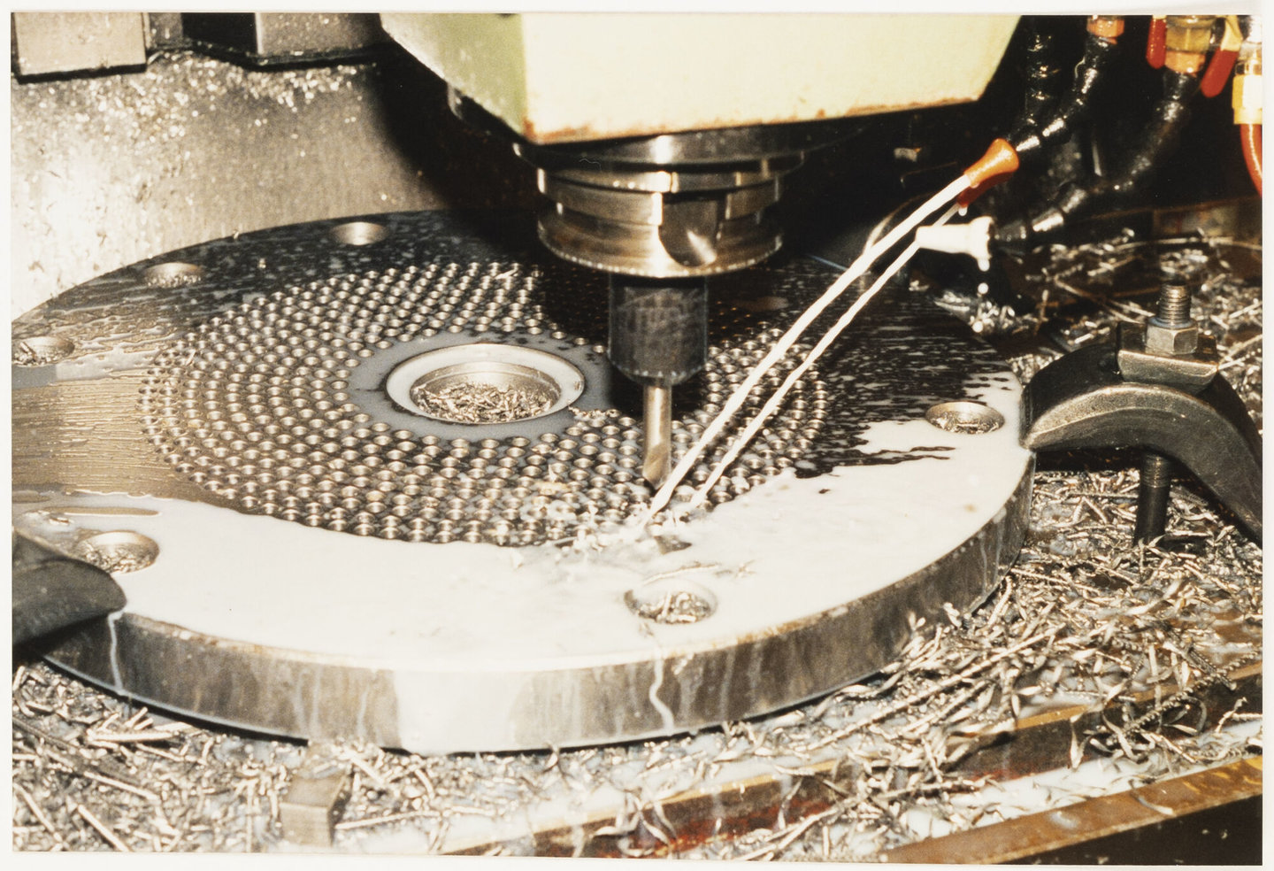 Detail van CNC freesmachine in machinewerkplaats van Lentz in Gent