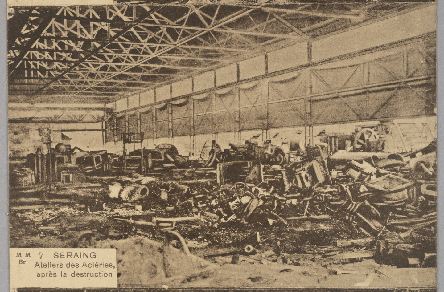 Zicht op de werkplaatsen van staalfabriek Cockerill in Seraing na de vernietiging in de Eerste Wereldoorlog