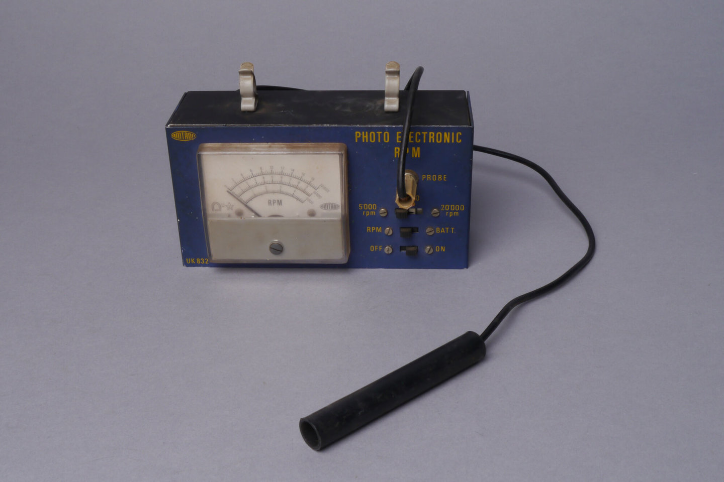 Stroboscopische tachometer of toerentalmeter van het merk Amtron