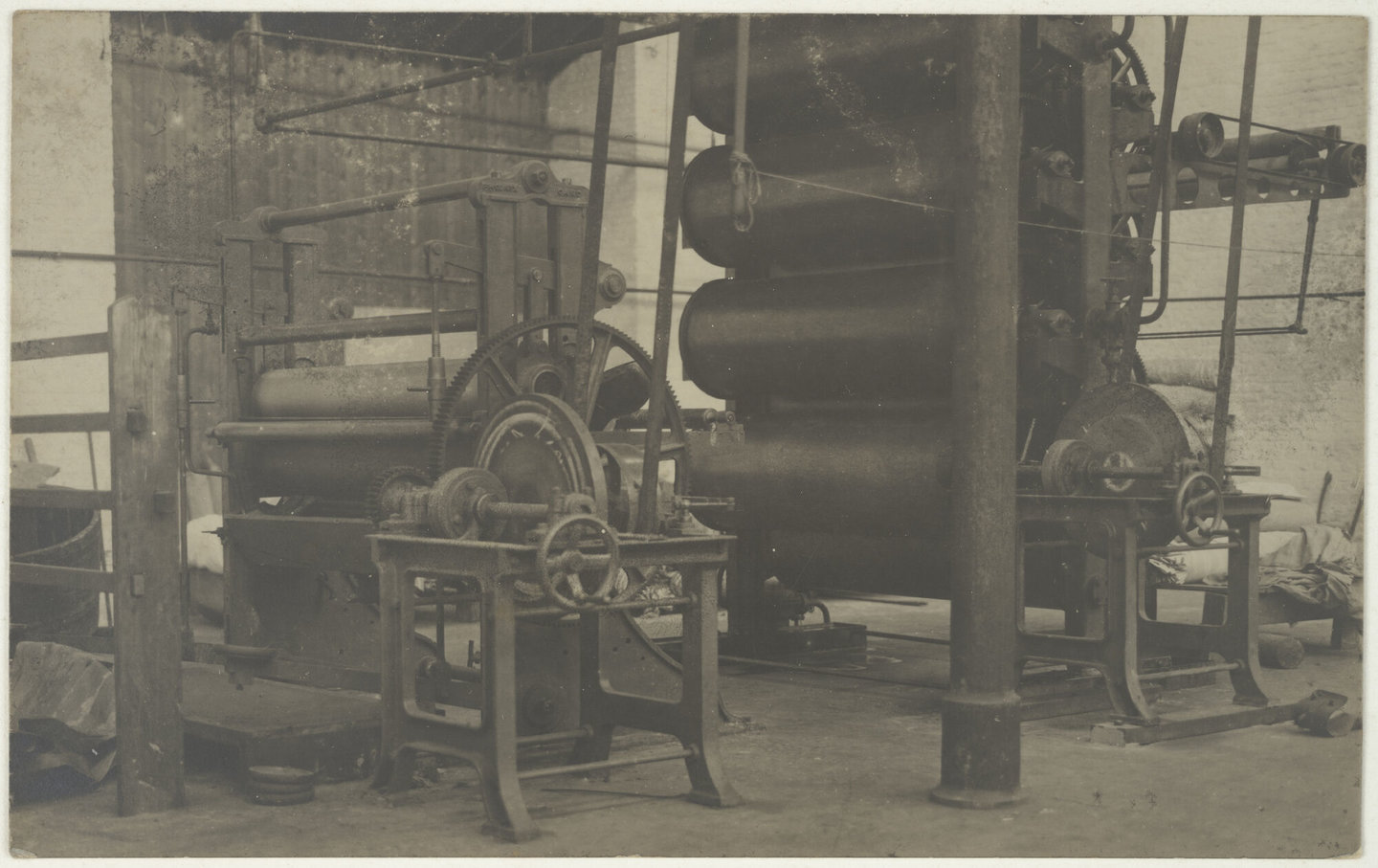 Machinewerkplaats met walsmachine van tandwielfabrikant Feys in Kortrijk