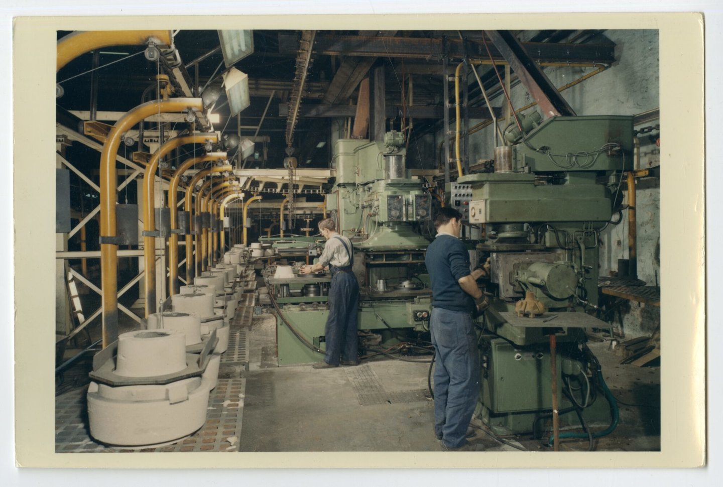 Arbeiders in metaalgieterij van machinebouwer ACEC in Gent