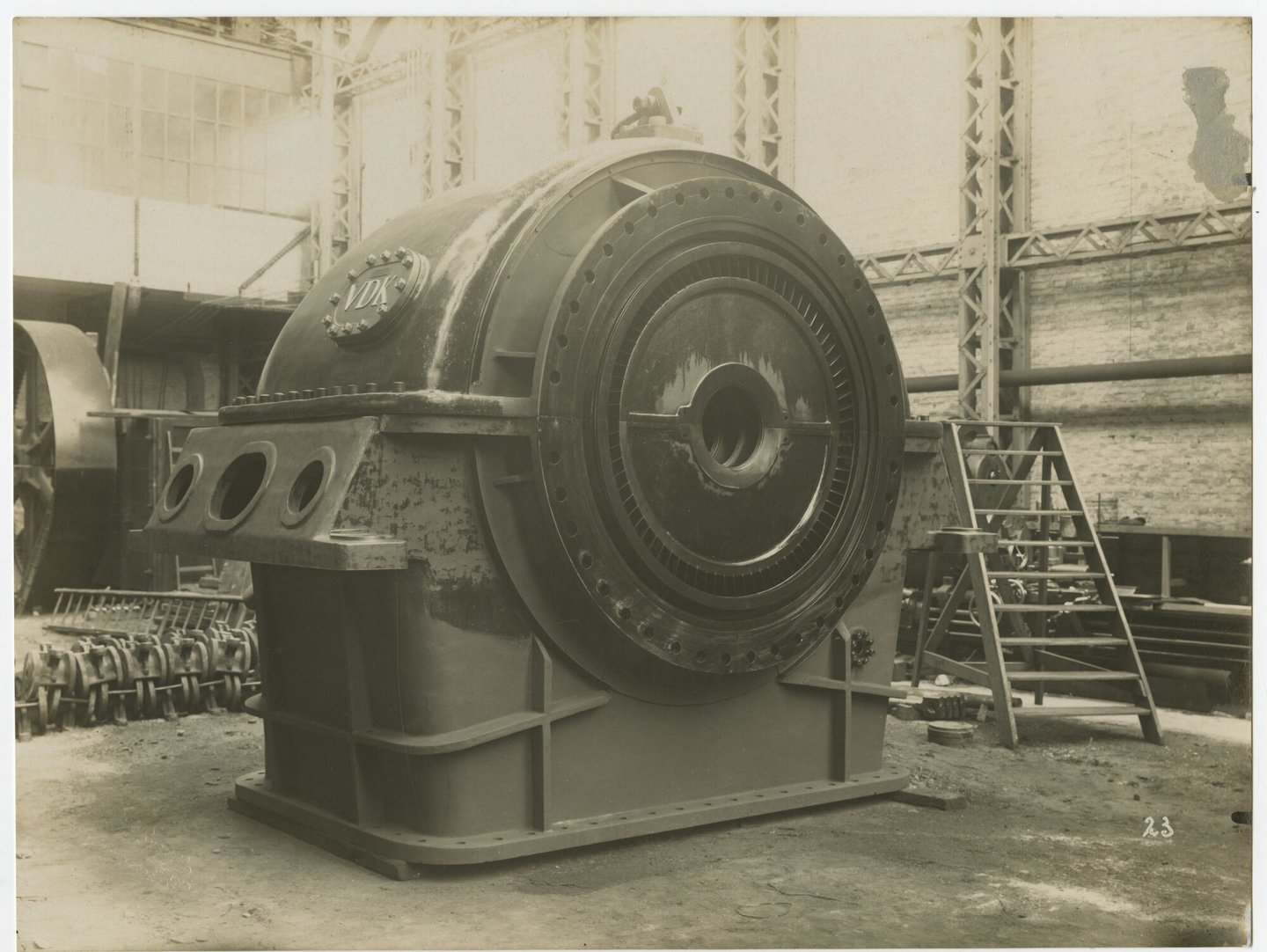 Turbinehuis voor stoomturbine in een montagehal van machinebouwer Van den Kerchove in Gent