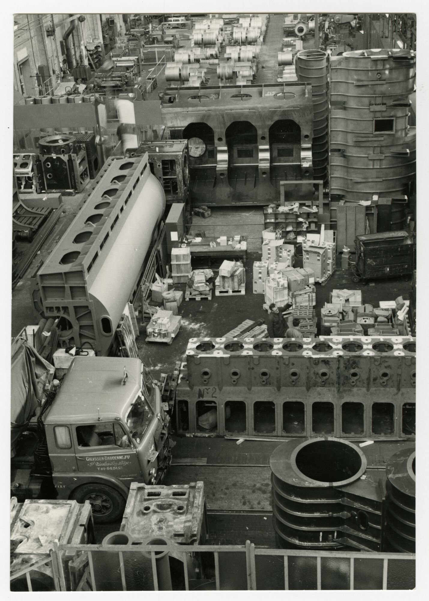 Montagehal met machineonderdelen van machienbouwer ACEC in Gent