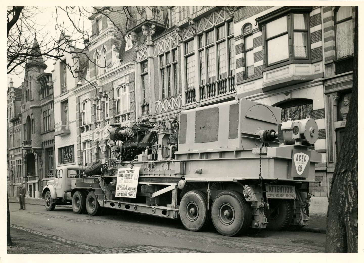 Transport van turbogenerator geproduceerd door ACEC in Gent