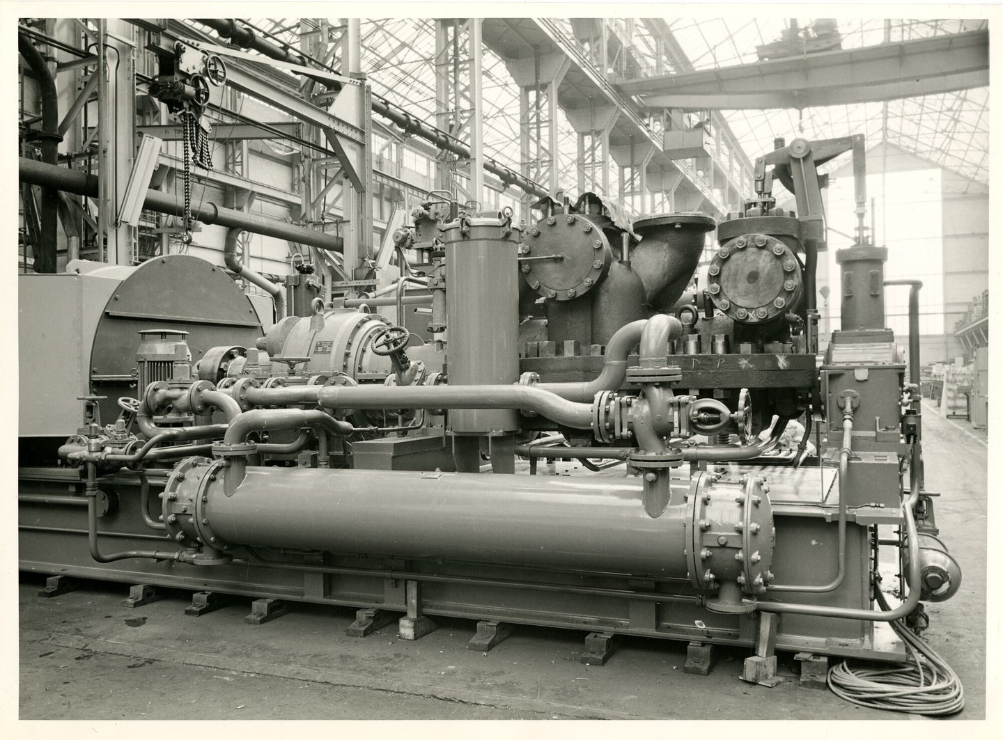 Assemblage van turbogenerator in een montagehal van machinebouwer ACEC in Gent