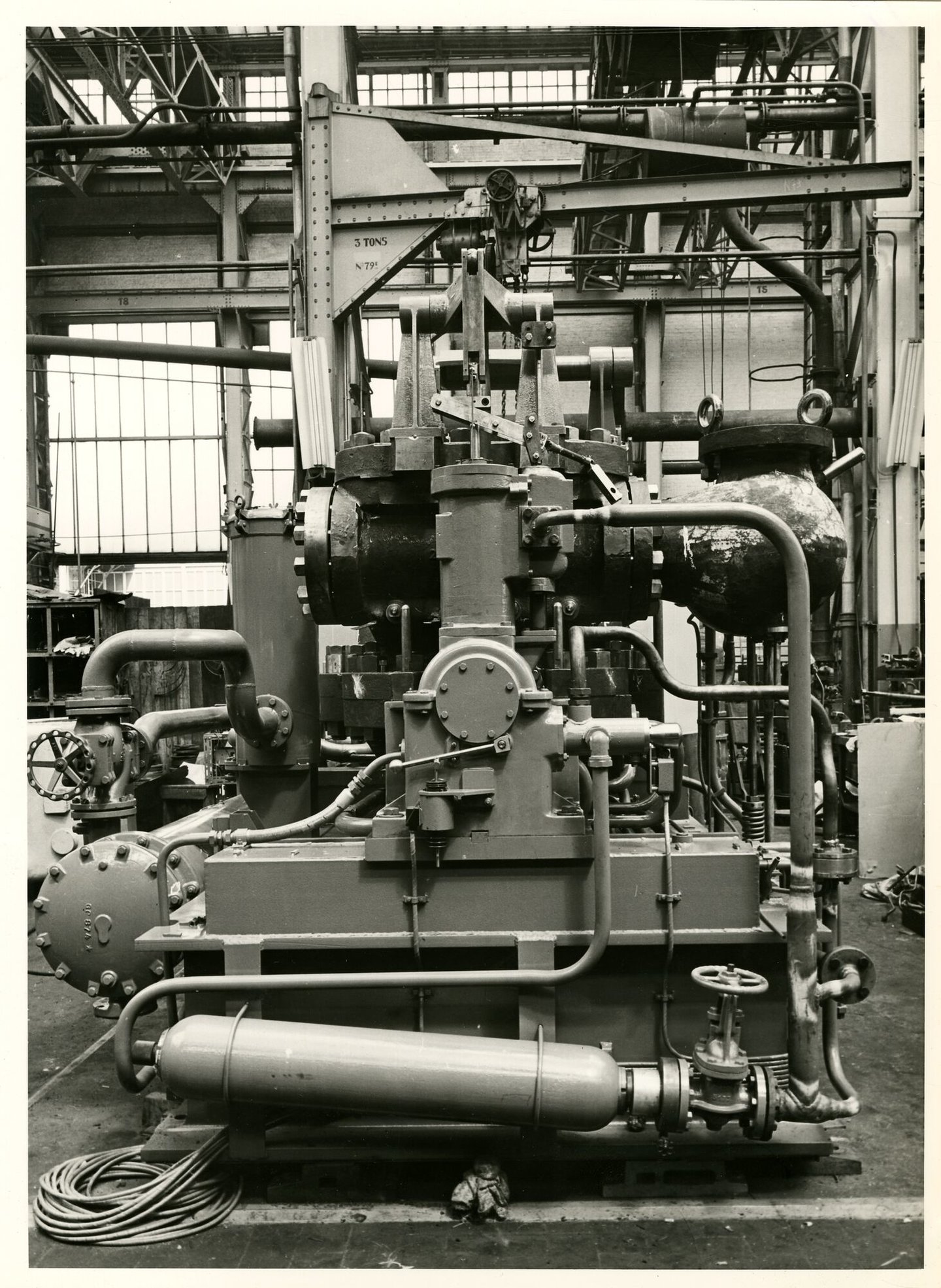 Assemblage van turbogenerator in een montagehal van machinebouwer ACEC in Gent