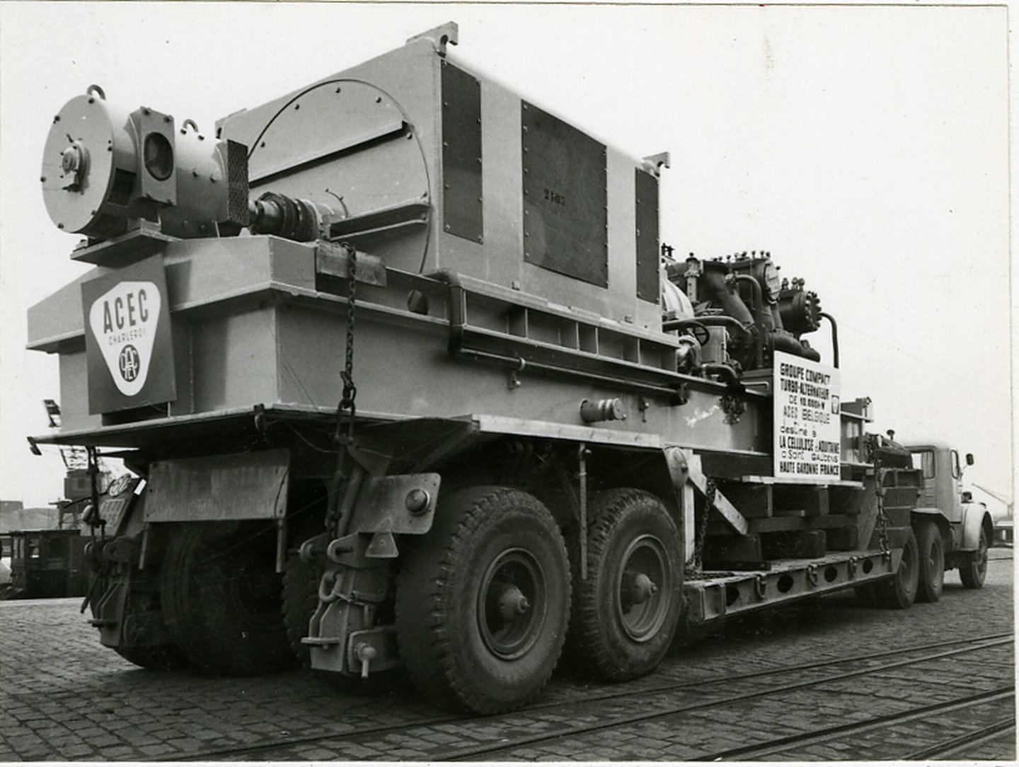 Transport van turbogenerator geproduceerd door ACEC in Gent