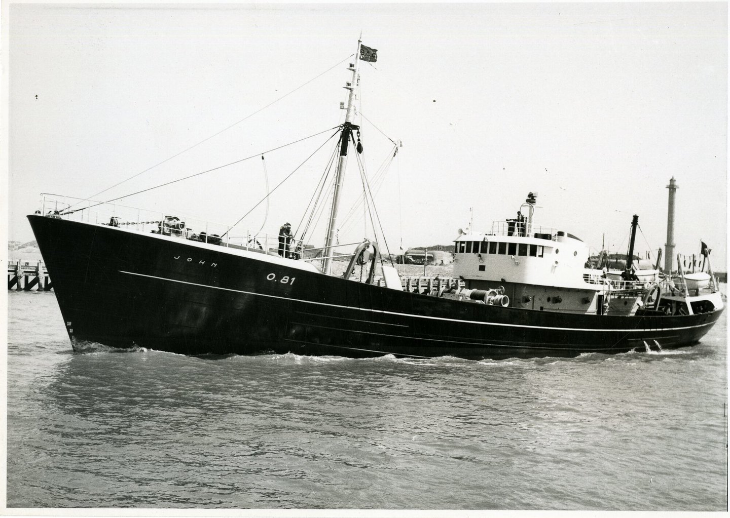 Visserschip O.81 John tijdens de vaart