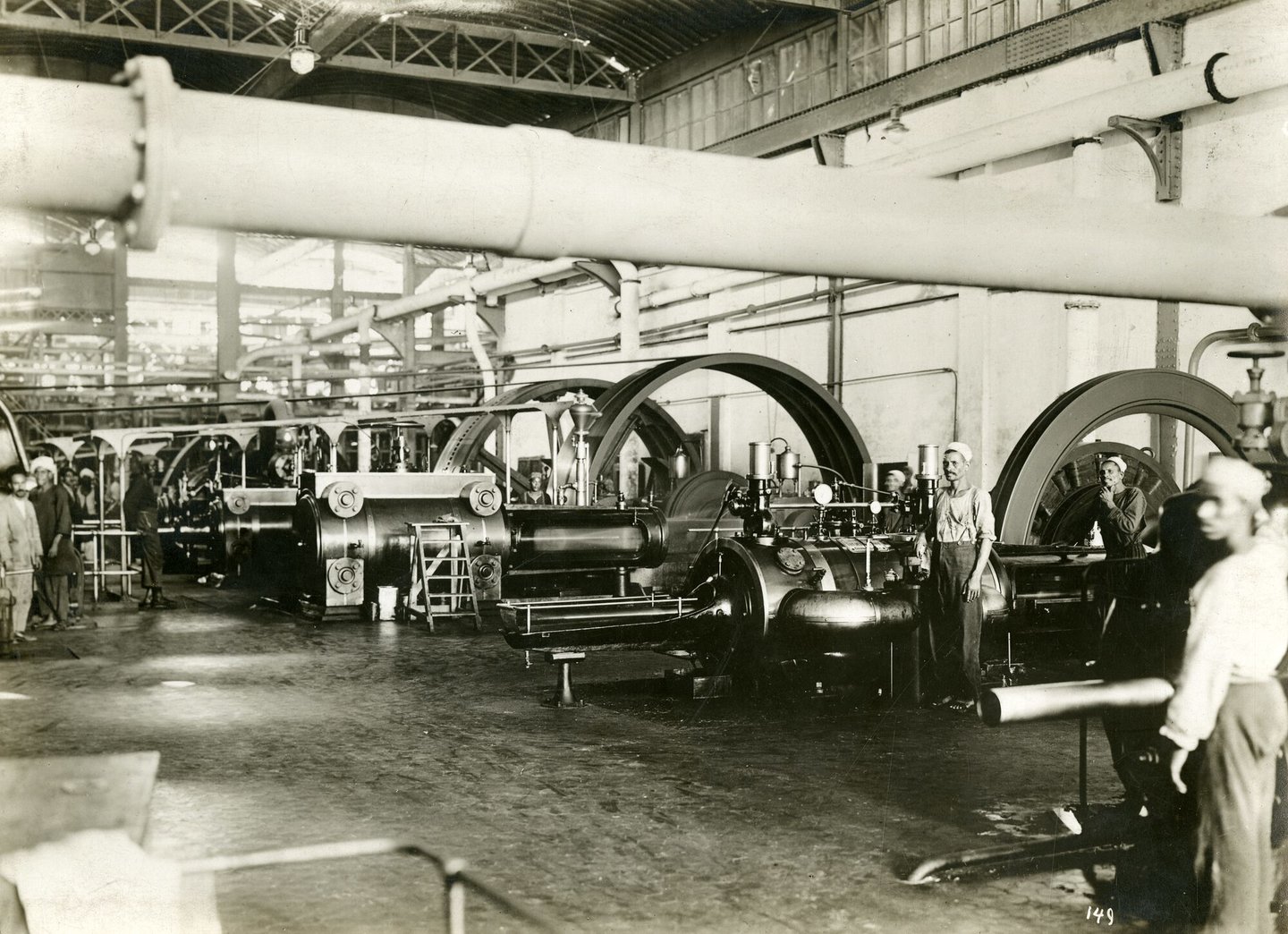 Machinezaal met stoommachines geproduceerd door Van den Kerchove in Gent