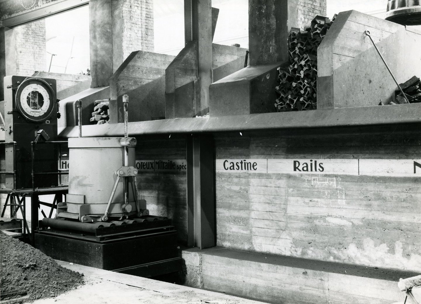 Grondstoffen in metaalgieterij van machinebouwer SEM-Carels in Gent