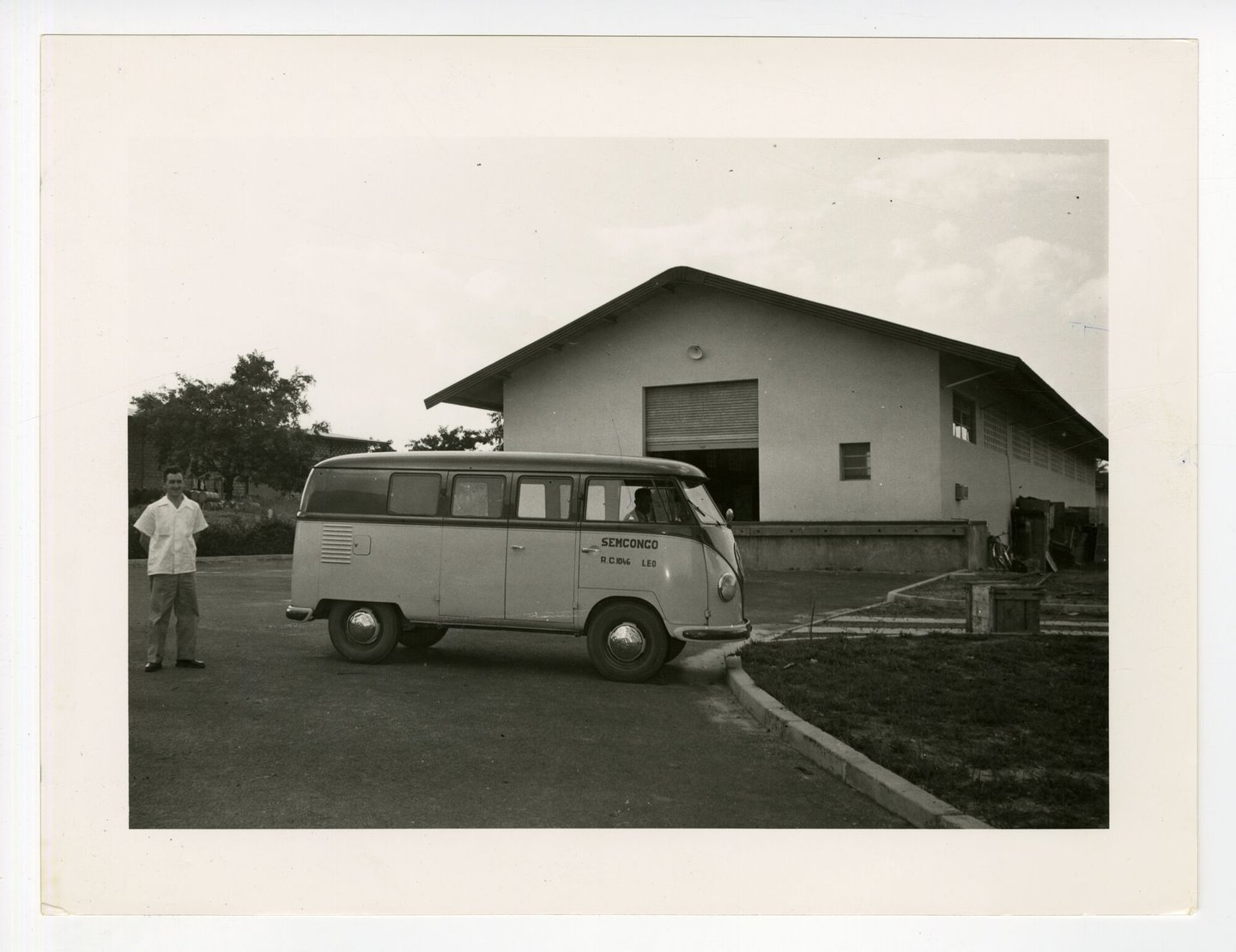 VW-busje van SEMCONGO in Congo