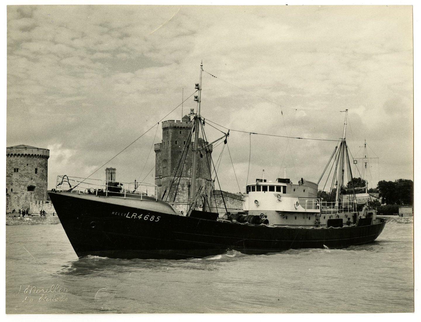 Vissersboot LR.4685 Hellé tijdens de vaart