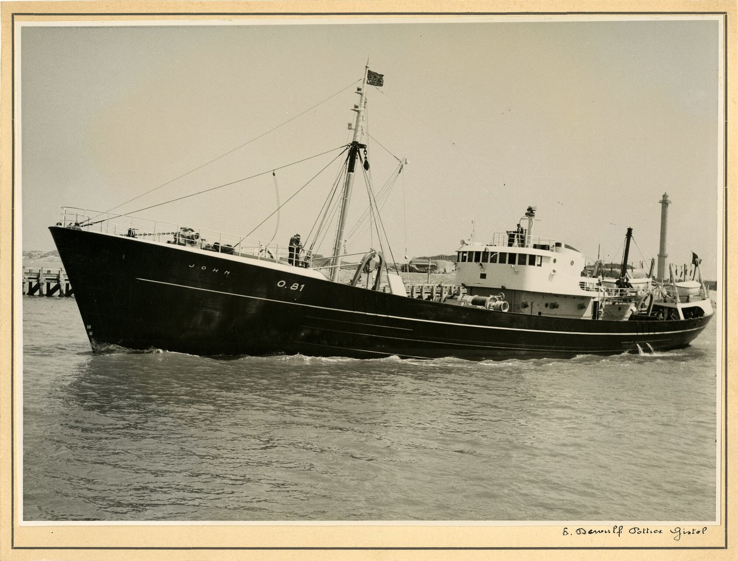 Visserschip O.81 John tijdens de vaart