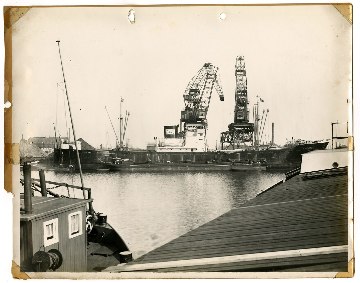 Vrachtschip Heidberg aan de kade