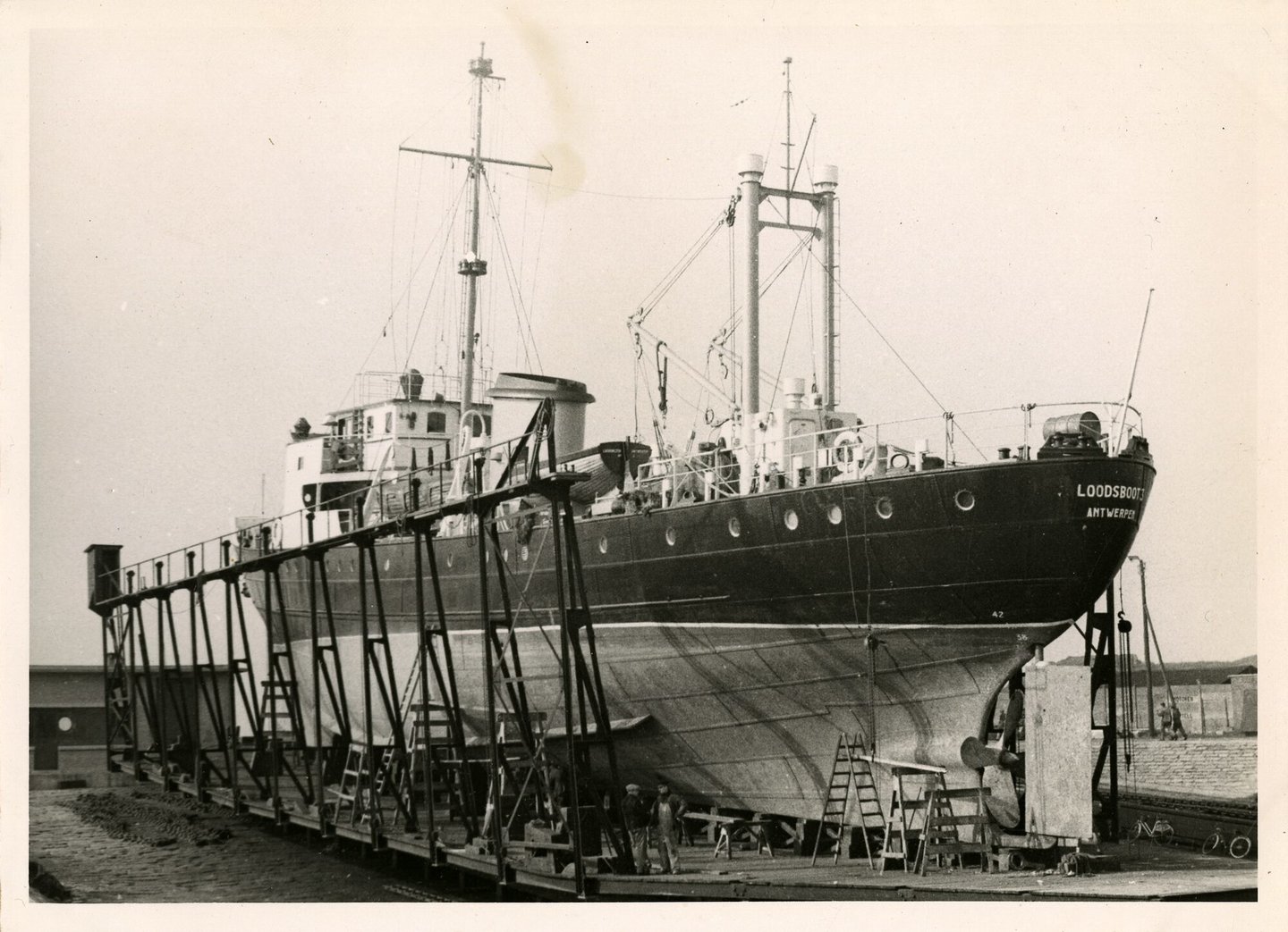 Loodsboot 3 op een scheepswerf