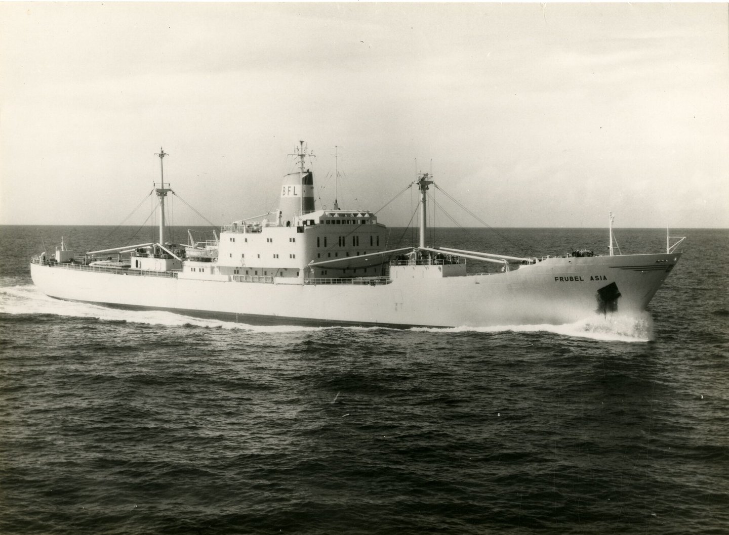 Vrachtschip Frubel Asia tijdens de vaart