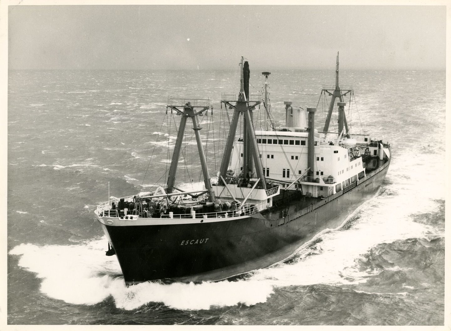 Vrachtschip Escaut tijdens de vaart