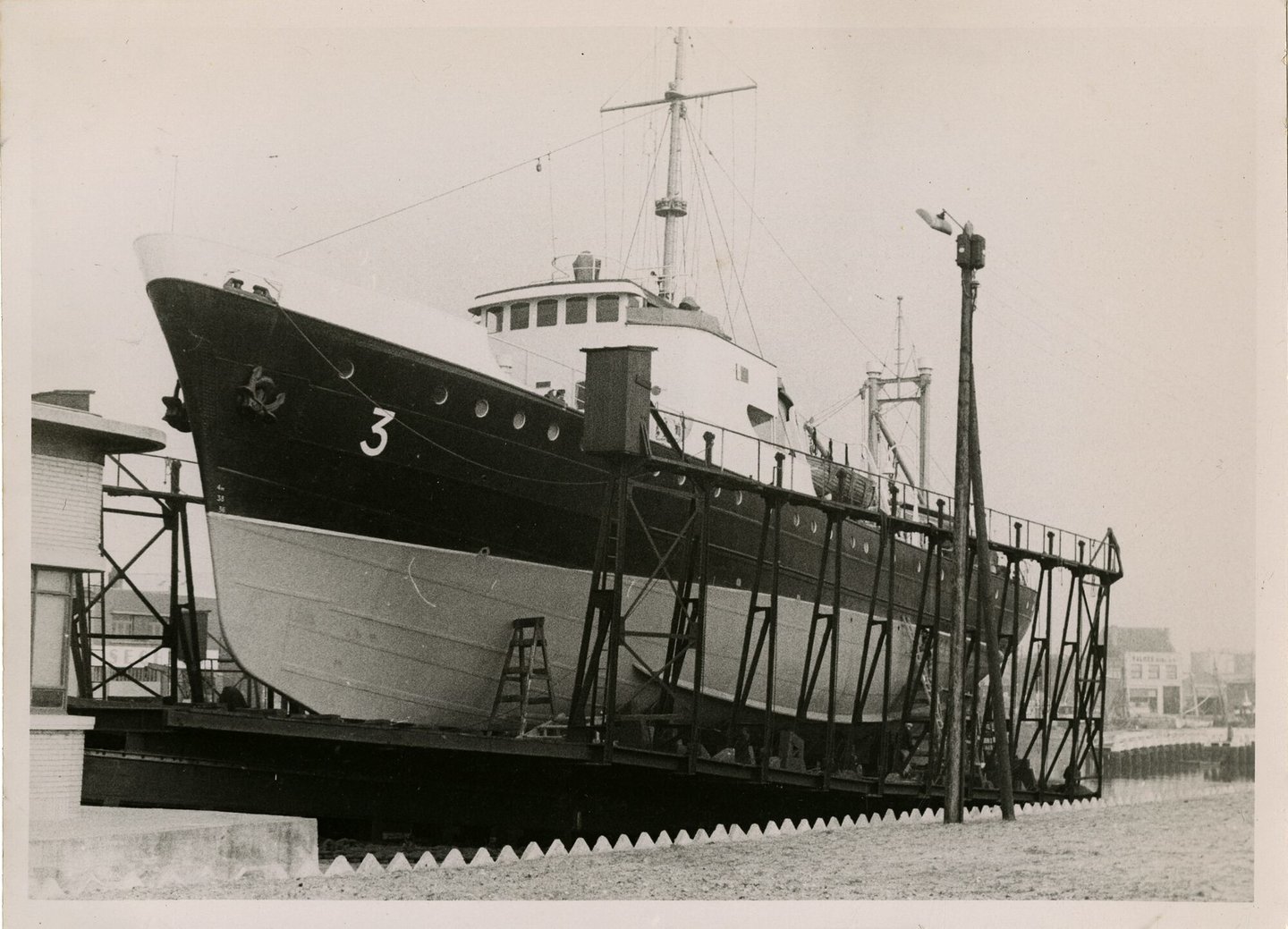 Loodsboot 3 op een scheepswerf