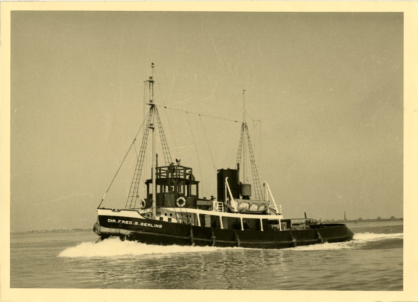 Sleepboot Dir. Fred. G. Gerling tijdens de vaart