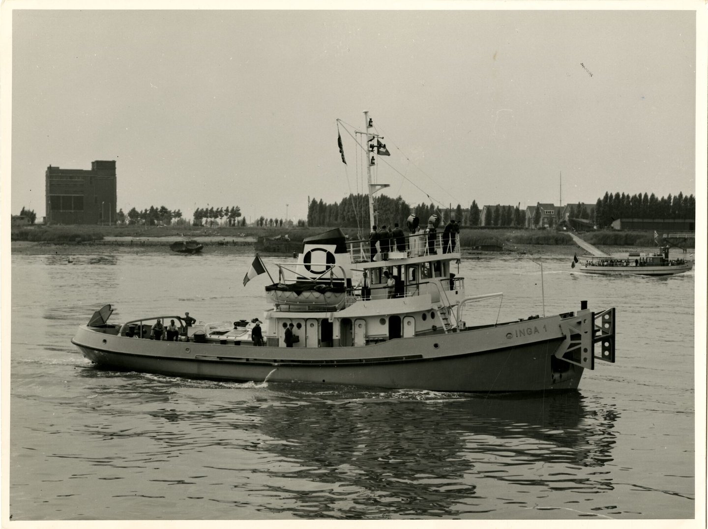 Sleepboot Inga 1 tijdens de vaart