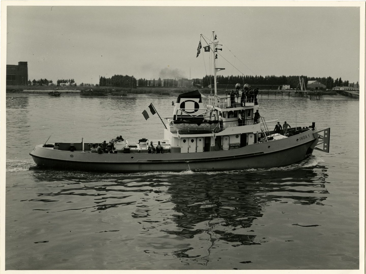 Sleepboot Inga 1 tijdens de vaart